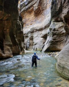 Narrows-hiker-in-water4